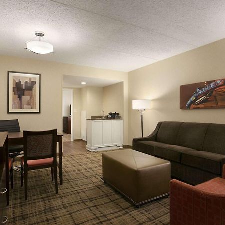 Embassy Suites Cleveland - Beachwood Exterior foto