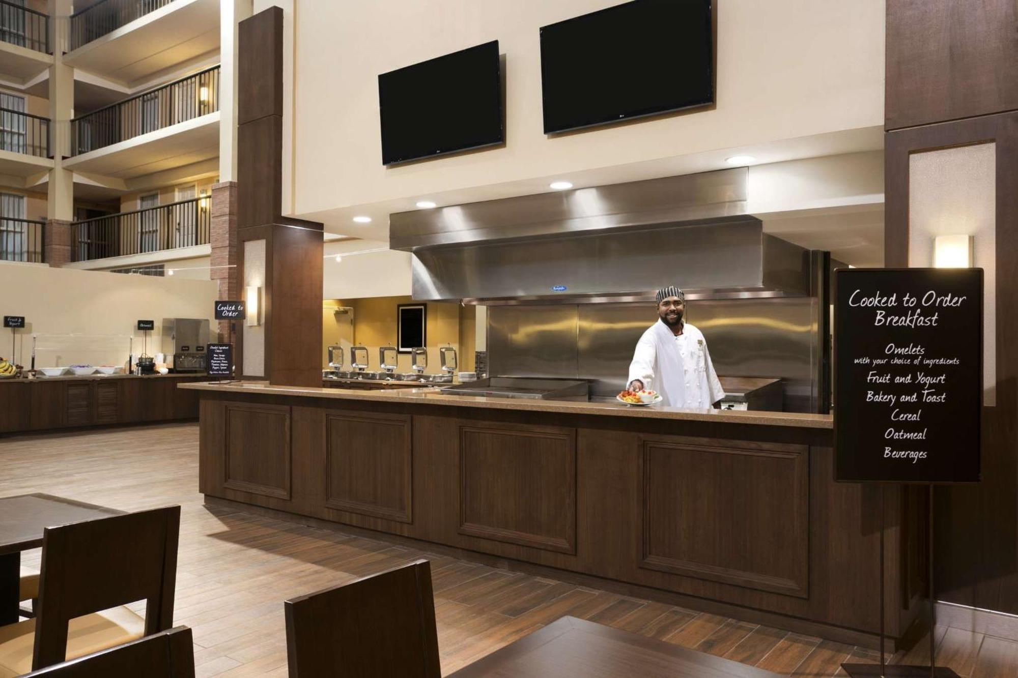 Embassy Suites Cleveland - Beachwood Exterior foto