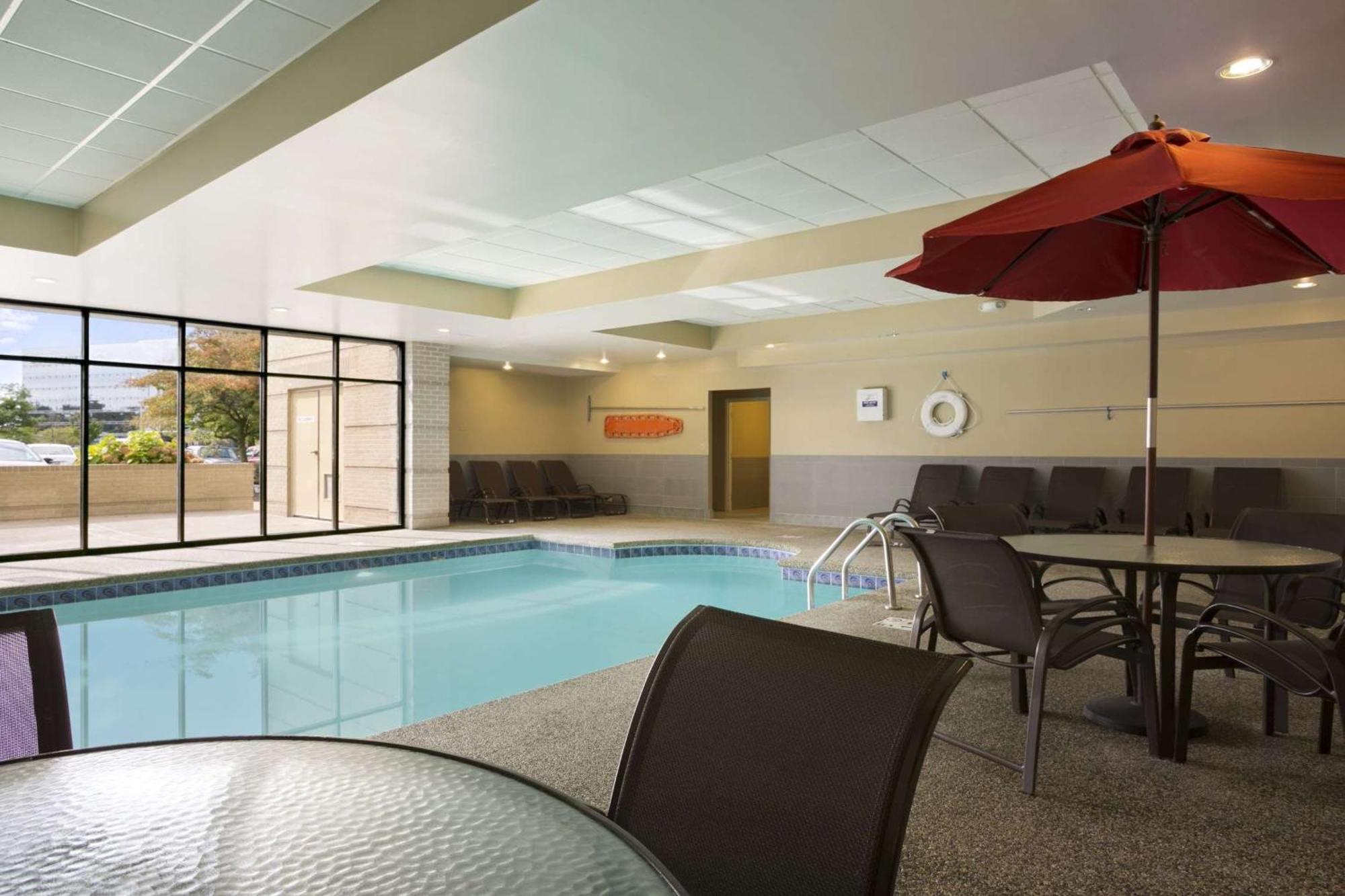 Embassy Suites Cleveland - Beachwood Exterior foto